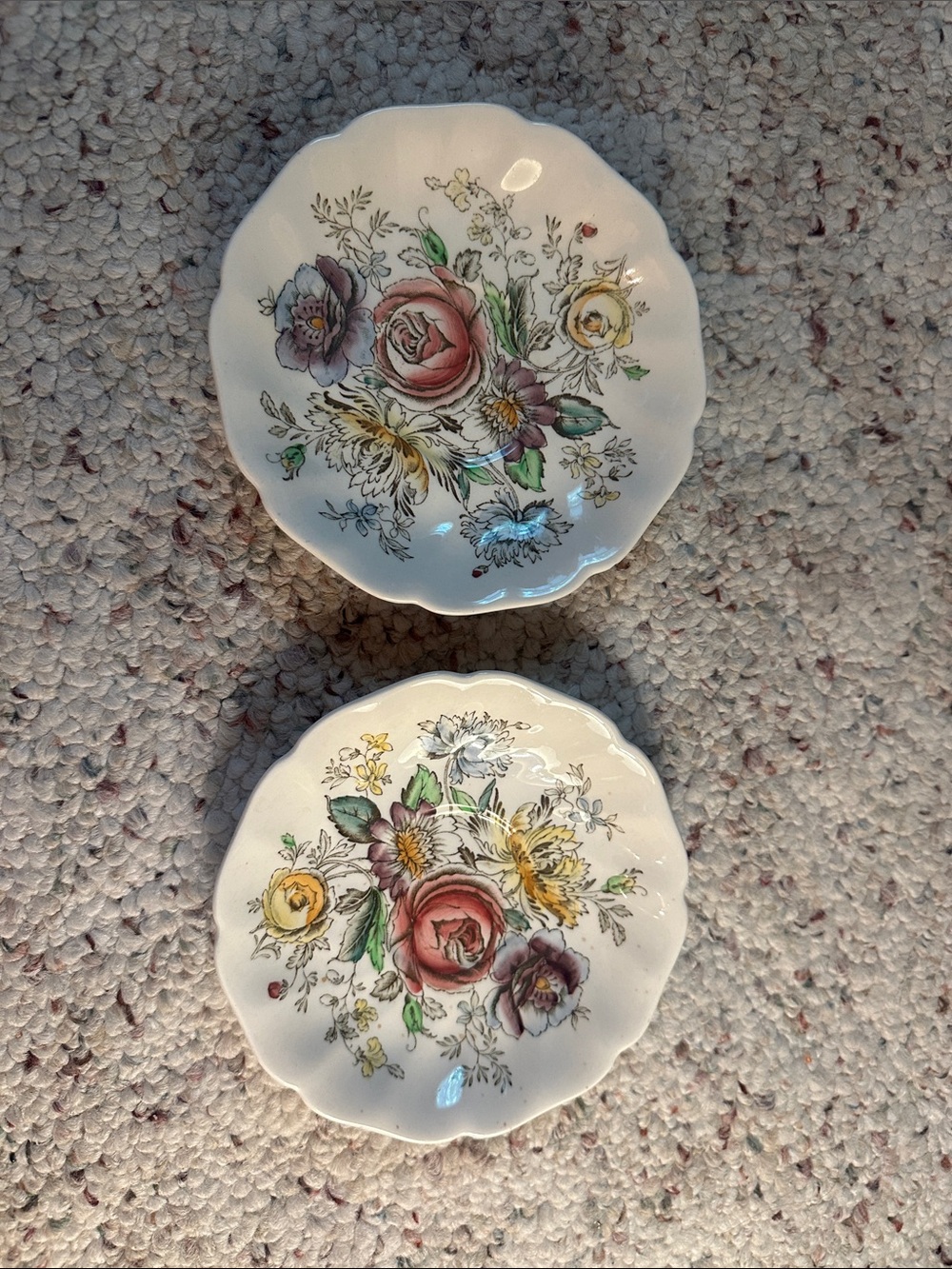 2 vintage Johnson Brothers ceramic piece in the Sheraton (Floral Center) pattern